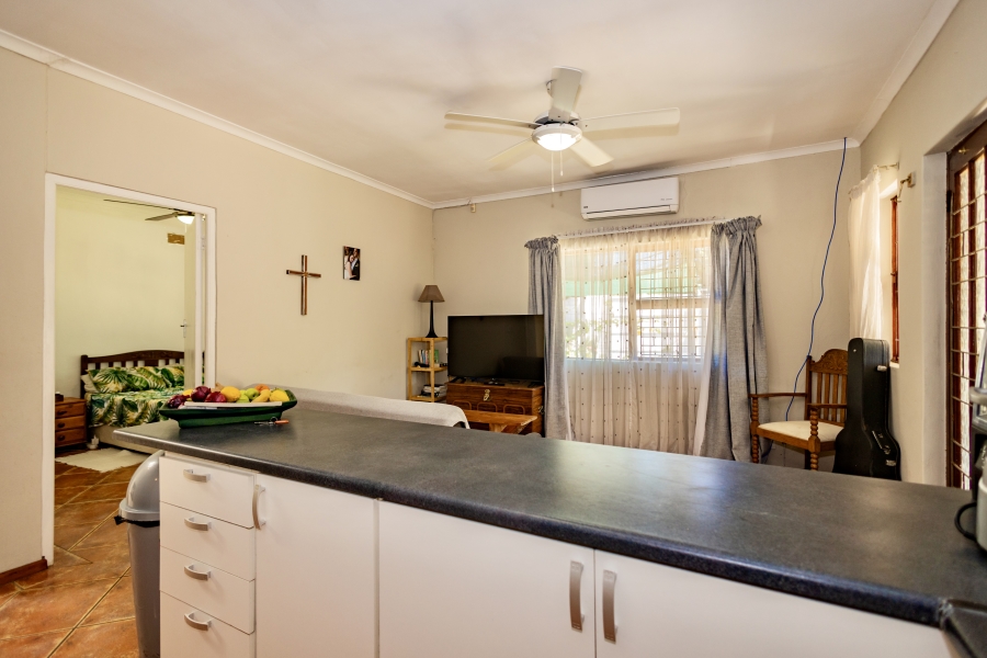 6 Bedroom Property for Sale in Schoongezicht Western Cape